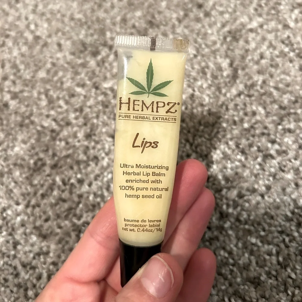 Hempz ultra moisturizing herbal lip balm/gloss